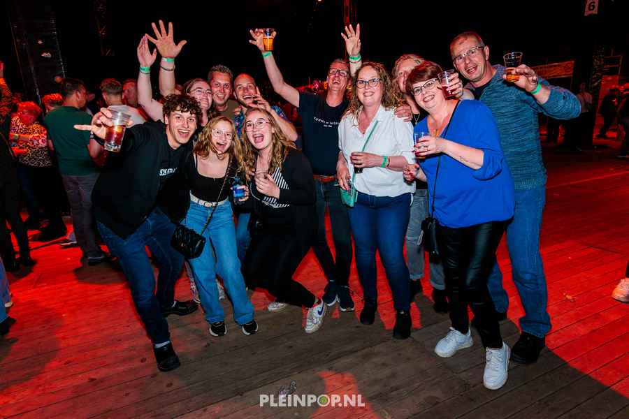 Publiek Bewerkt    (6)